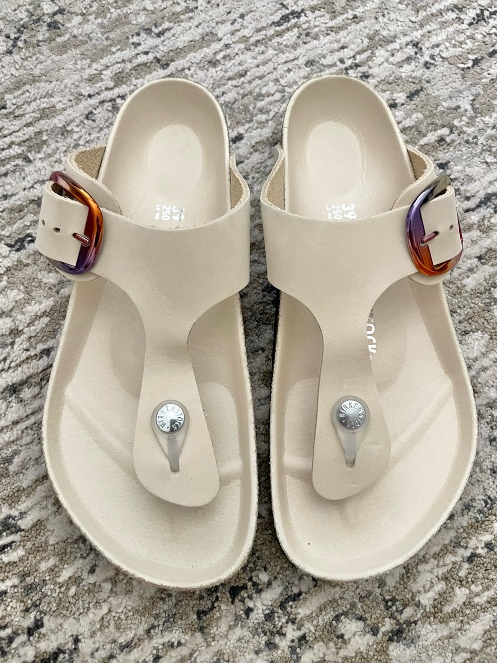 Birkenstock Gizeh Iridescent Big Buckle Ecru Leather Size 39 Regular Width